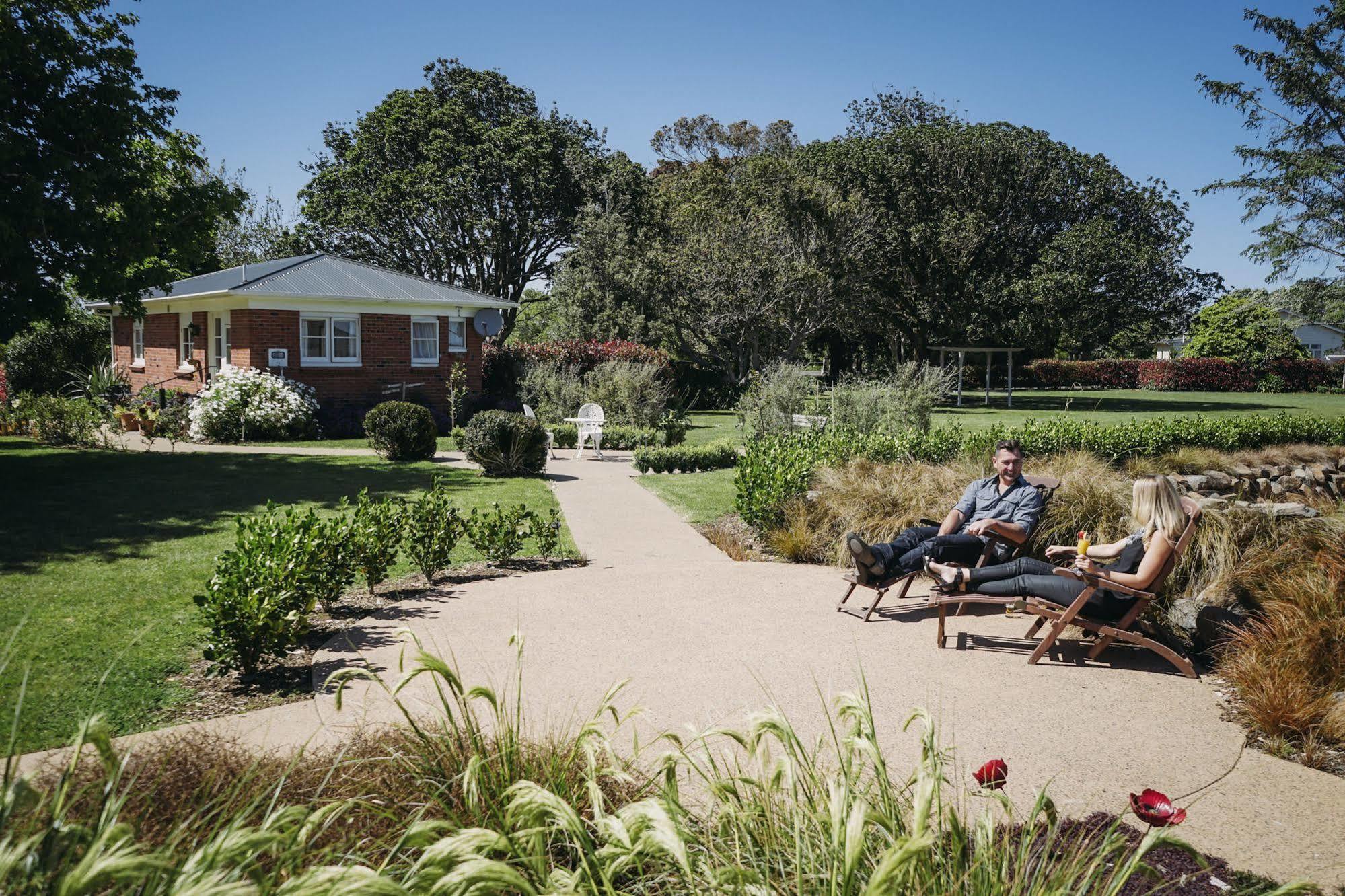 Lavalla Estate Guest House Tuakau Exterior photo